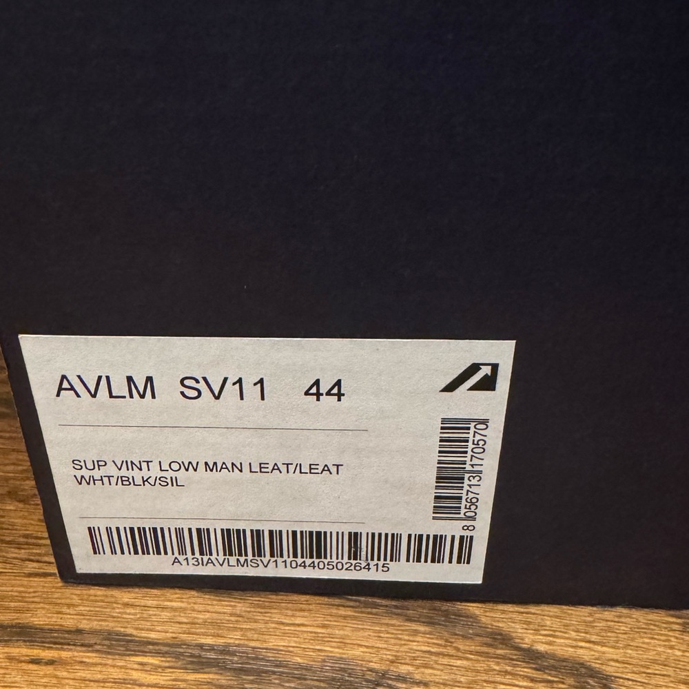 AUTRY SNEAKERS MEDALIST LOW SUPER VINTAGE IN WHITE BLACK SILVER LEATHER, 44–NWT - Picture 16 of 16